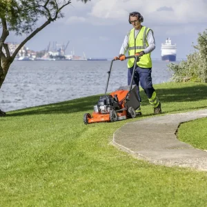 Commercial Lawnmowers